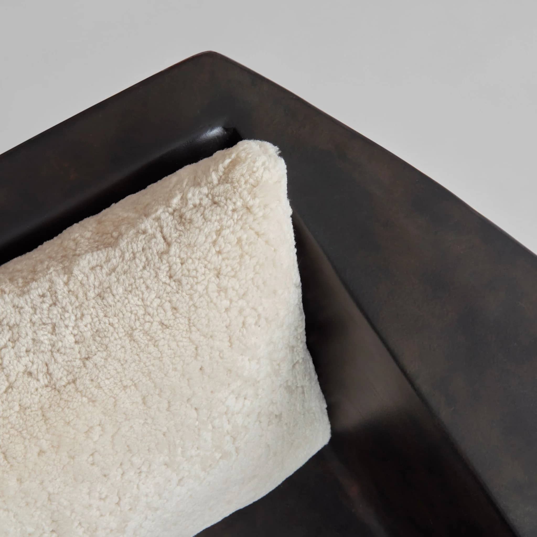 Подушка Makura Pillow 11 — Sandshell Sheepskin 9