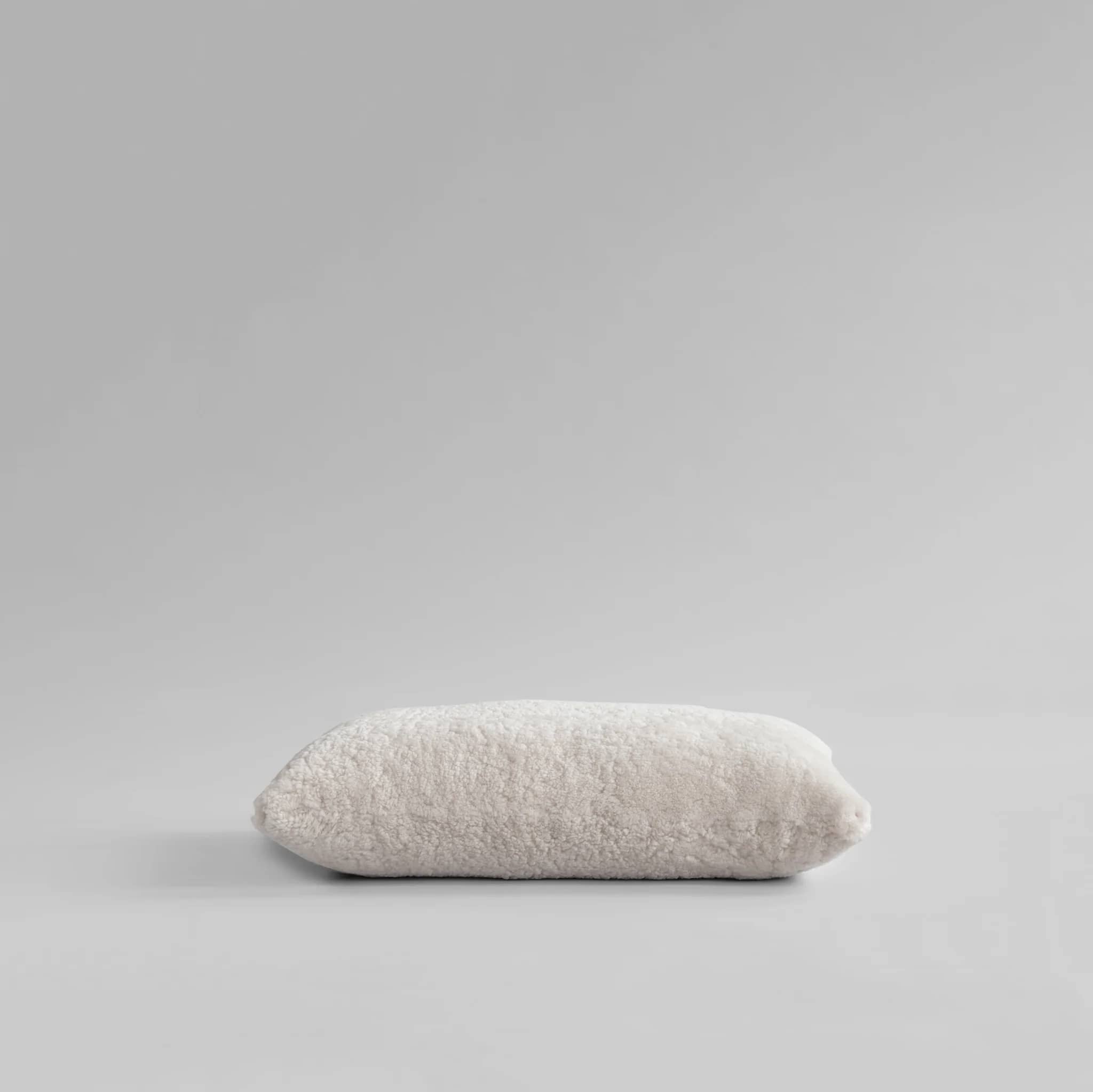 Подушка Makura Pillow 11 — Sandshell Sheepskin 13