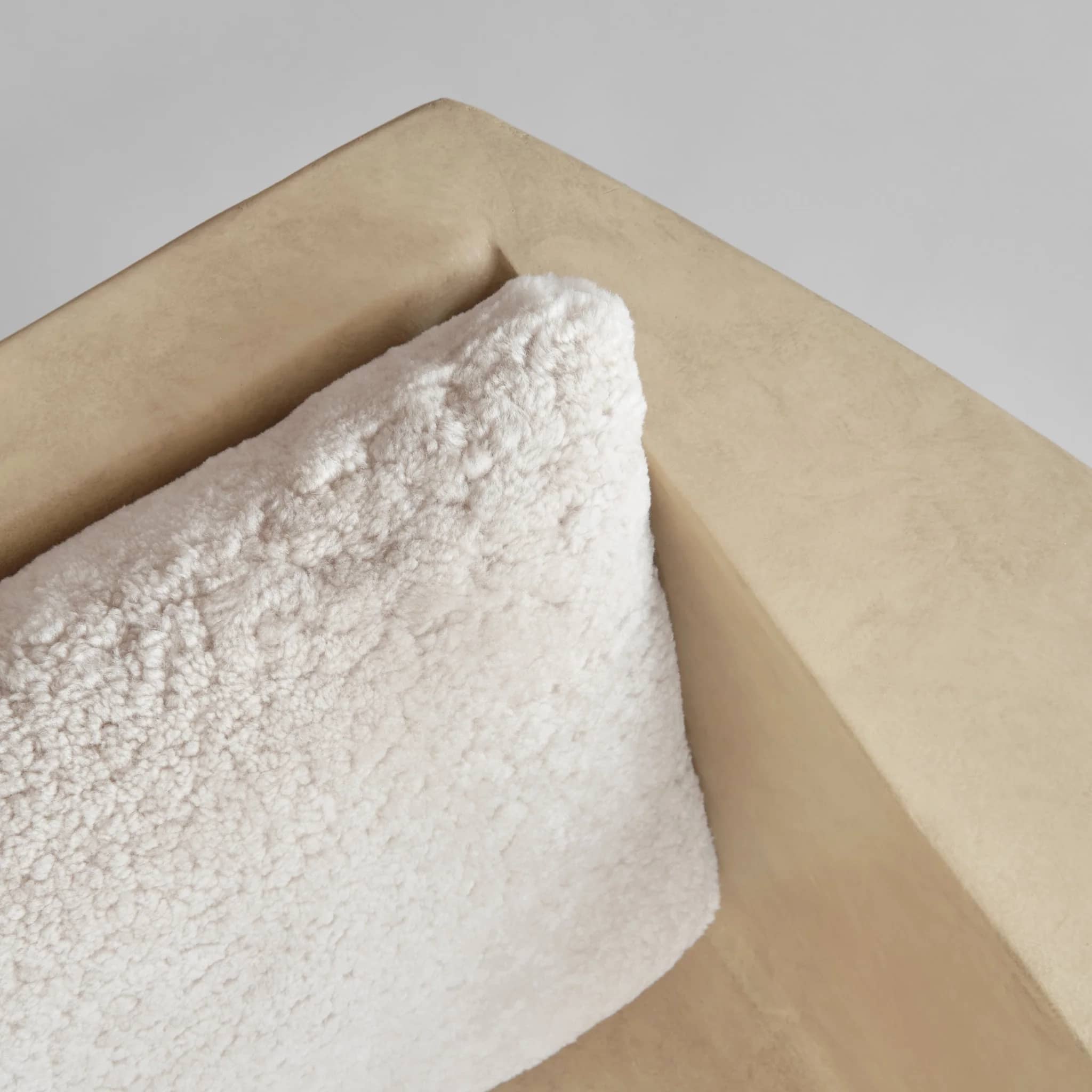Подушка Makura Pillow 11 — Sandshell Sheepskin 12