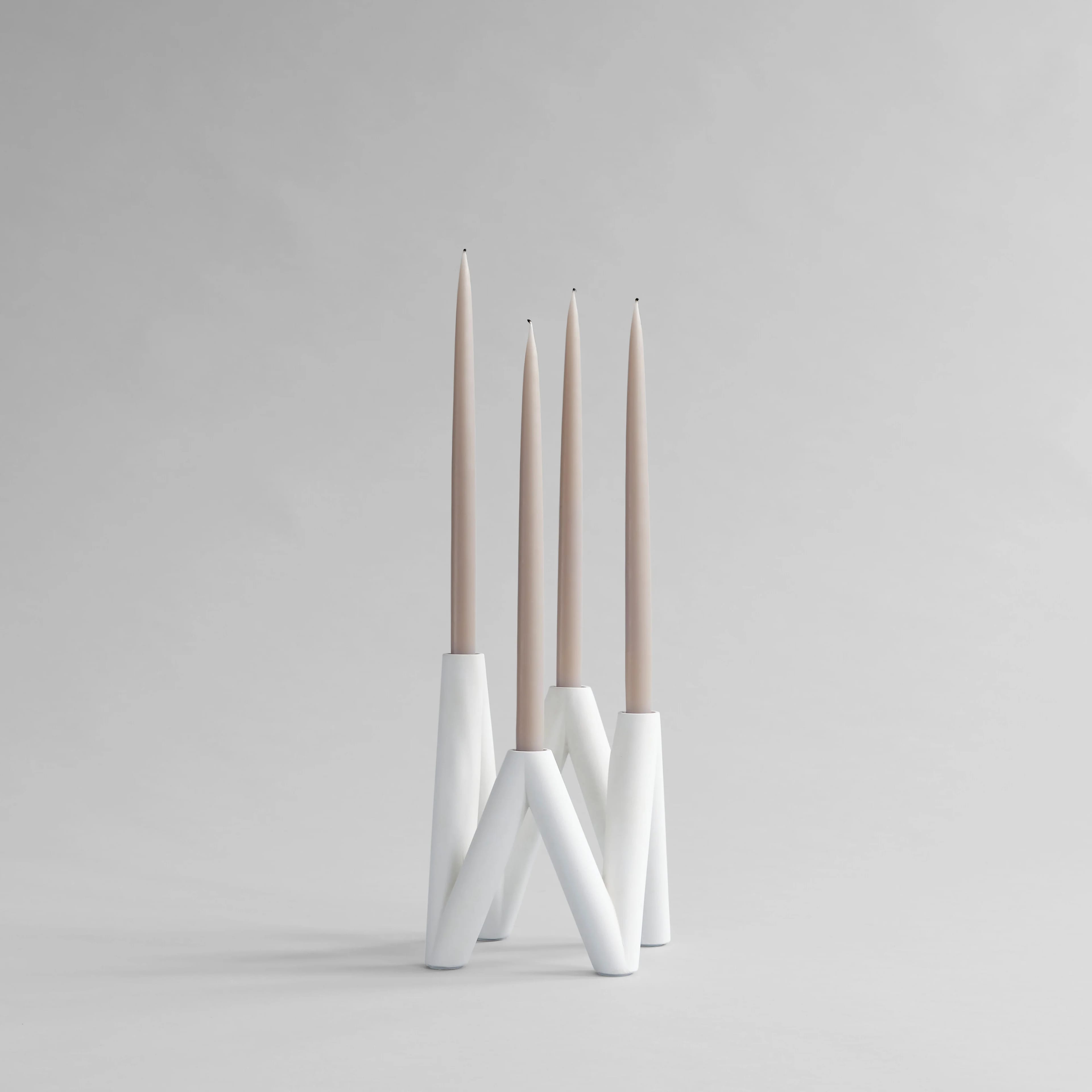 Подсвечник W — Bone White