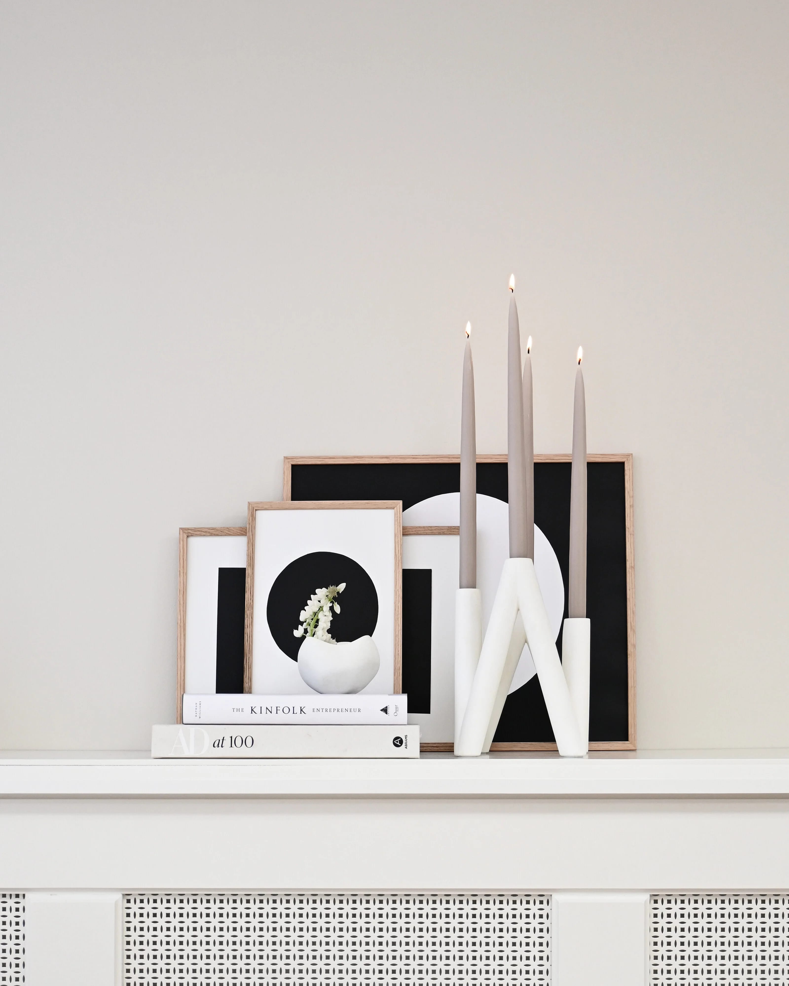 Подсвечник W — Bone White