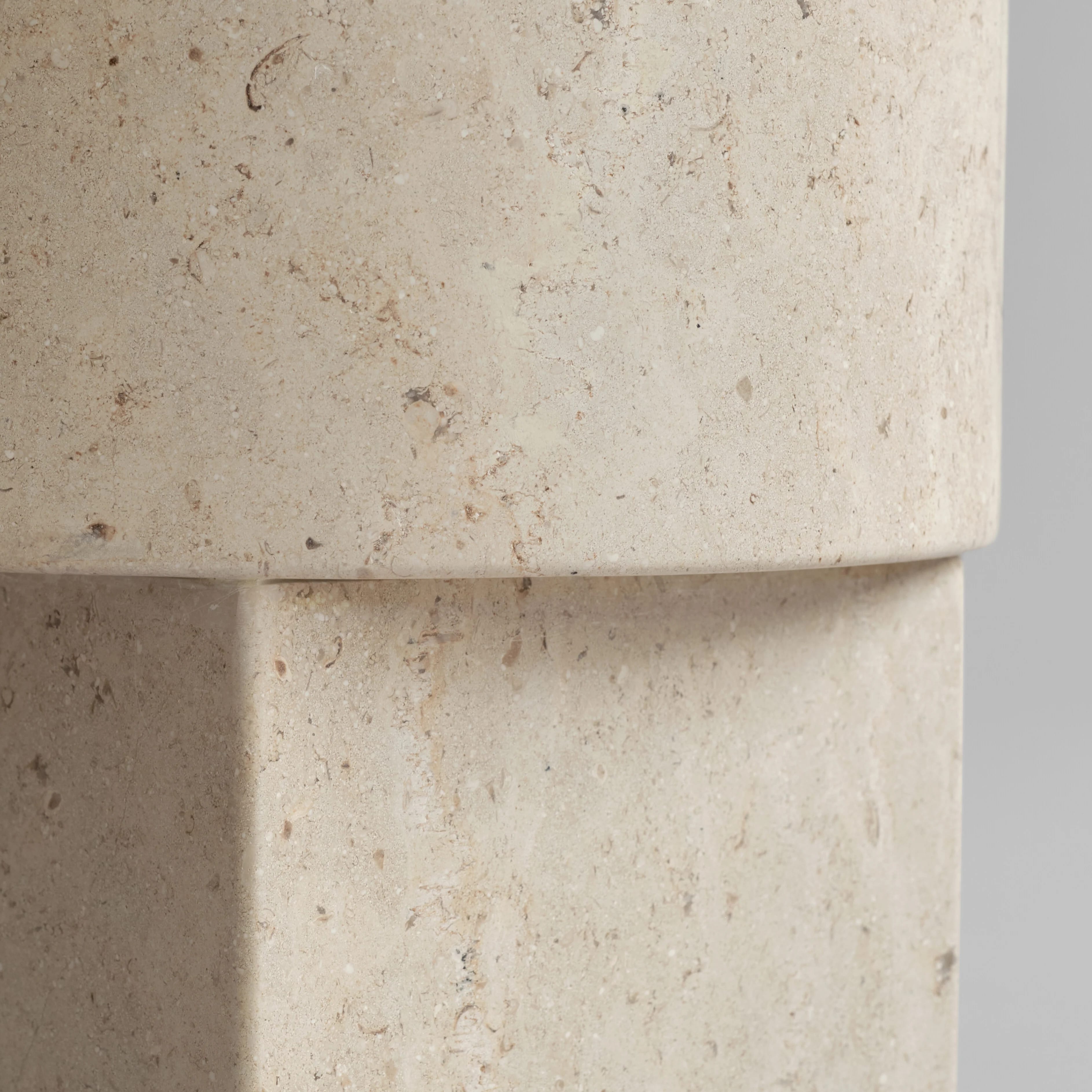 Приставной столик Column Table — Limestone