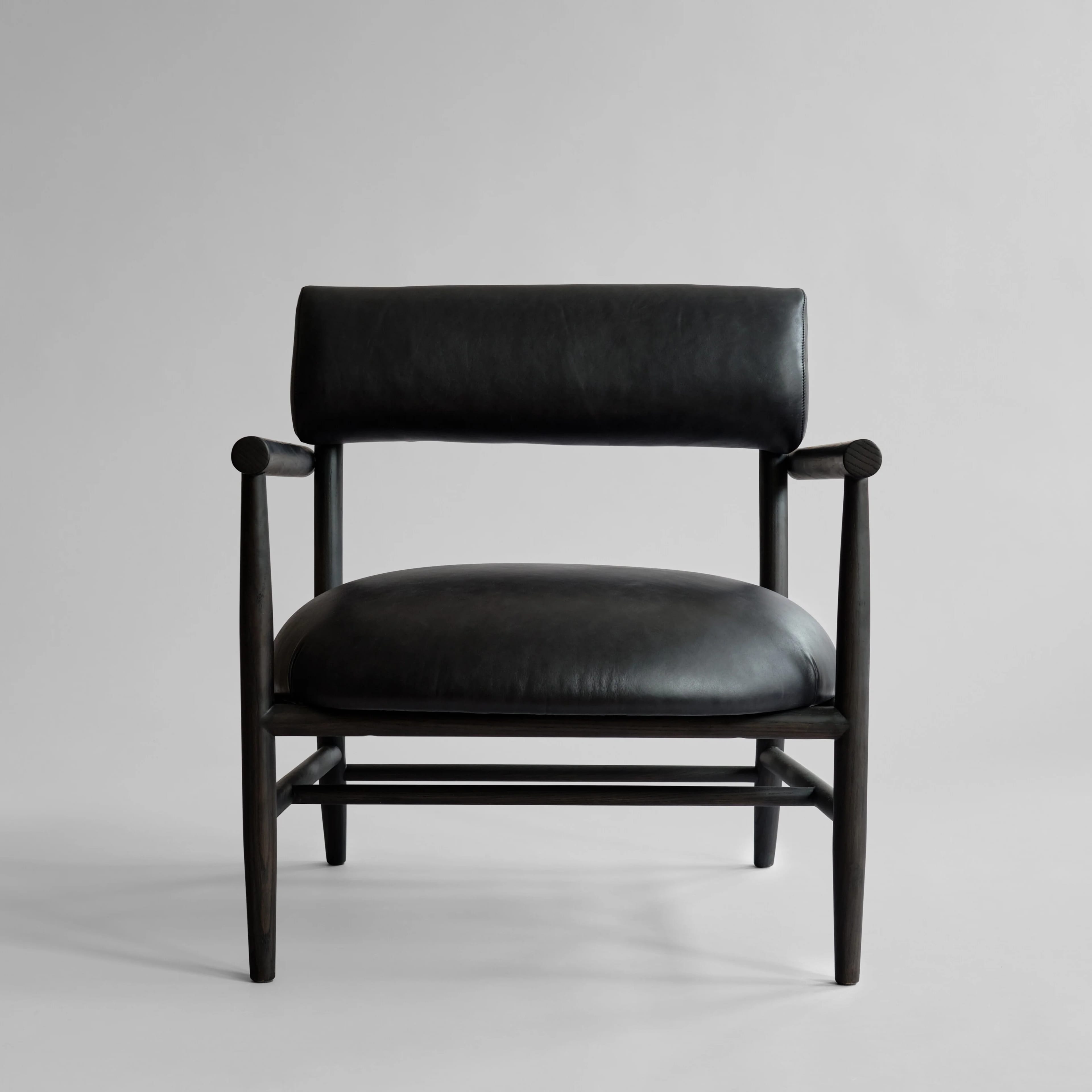 Кресло Nama Lounge Chair — Aniline leather black