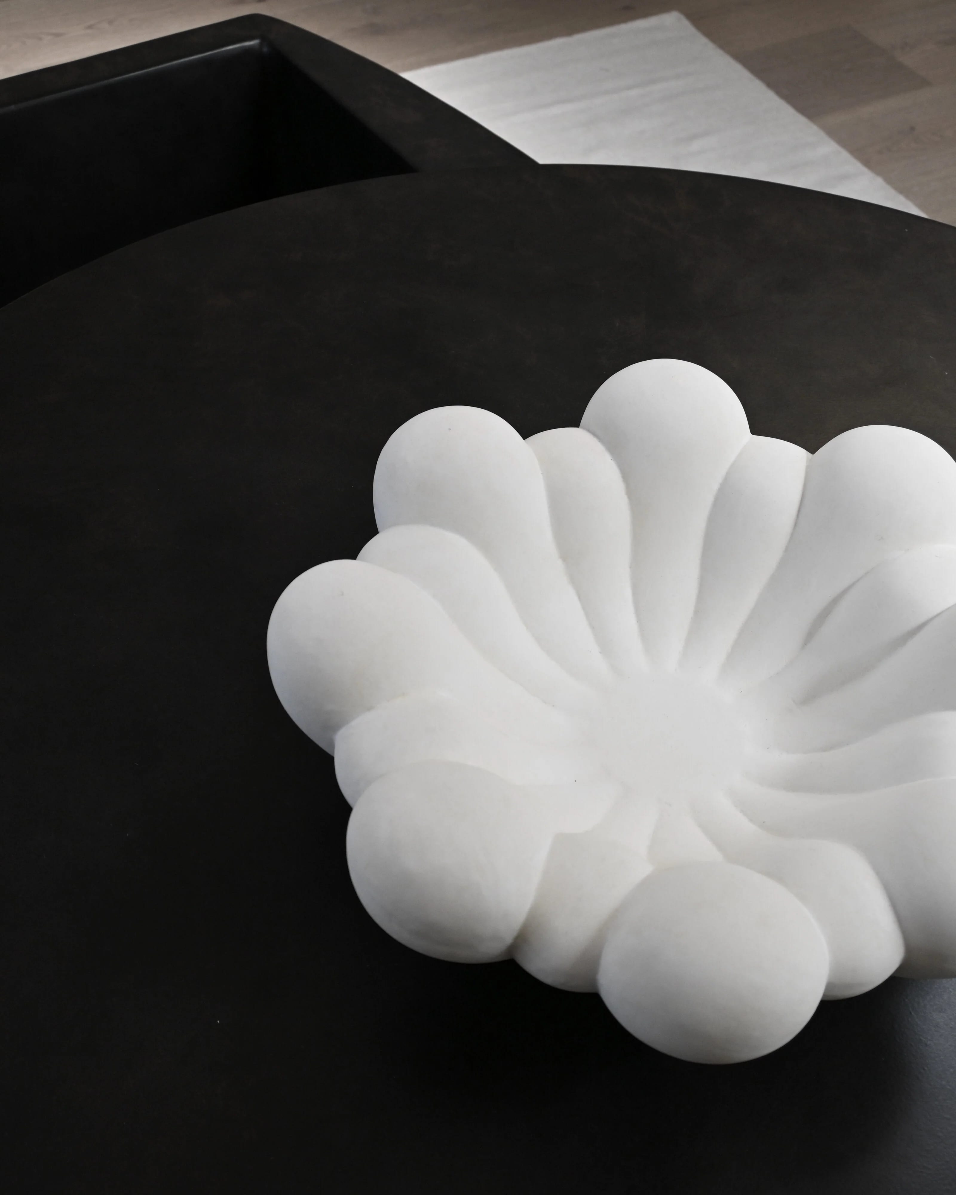 Поднос Bloom Big — Bone White