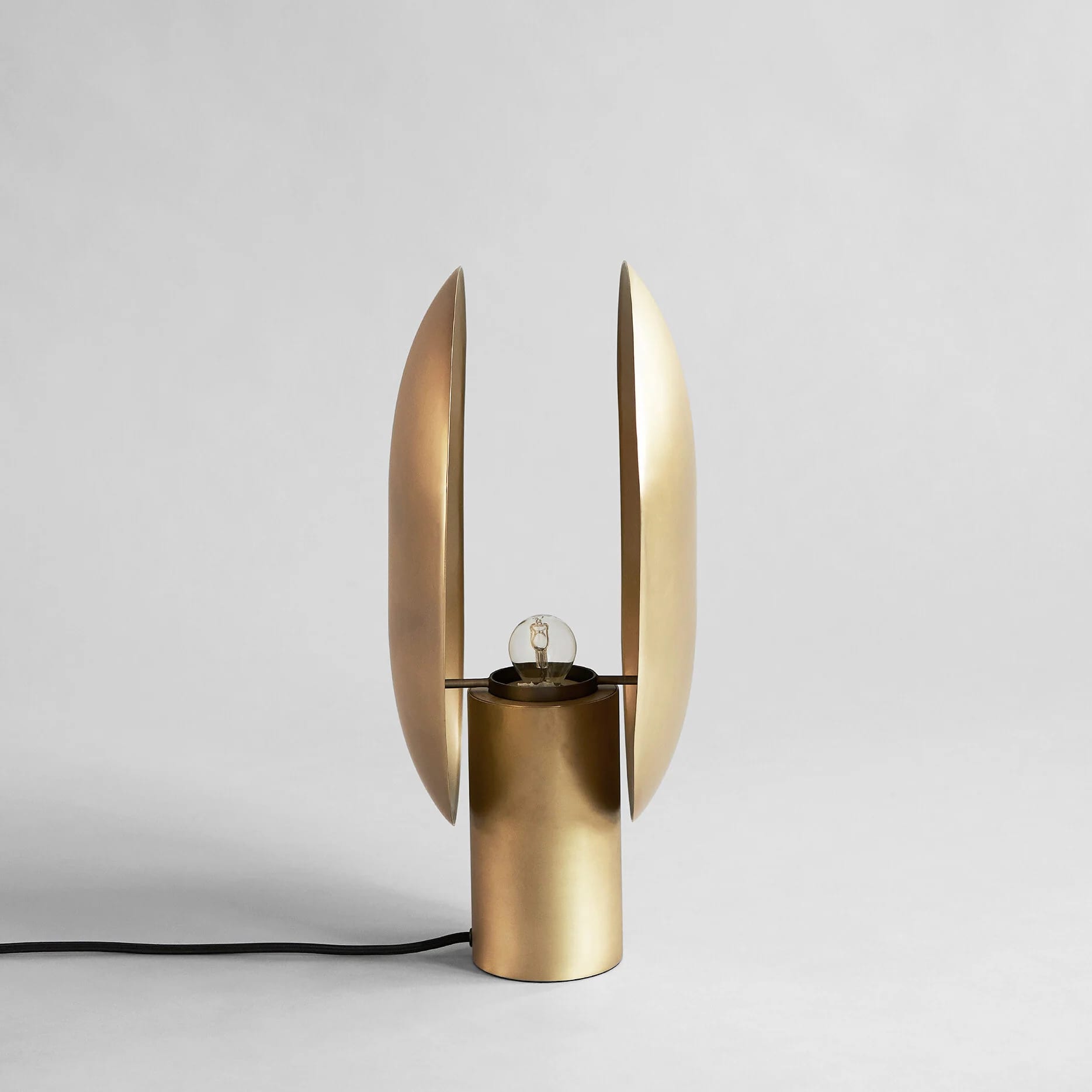 Настольный светильник Clam — Brass
