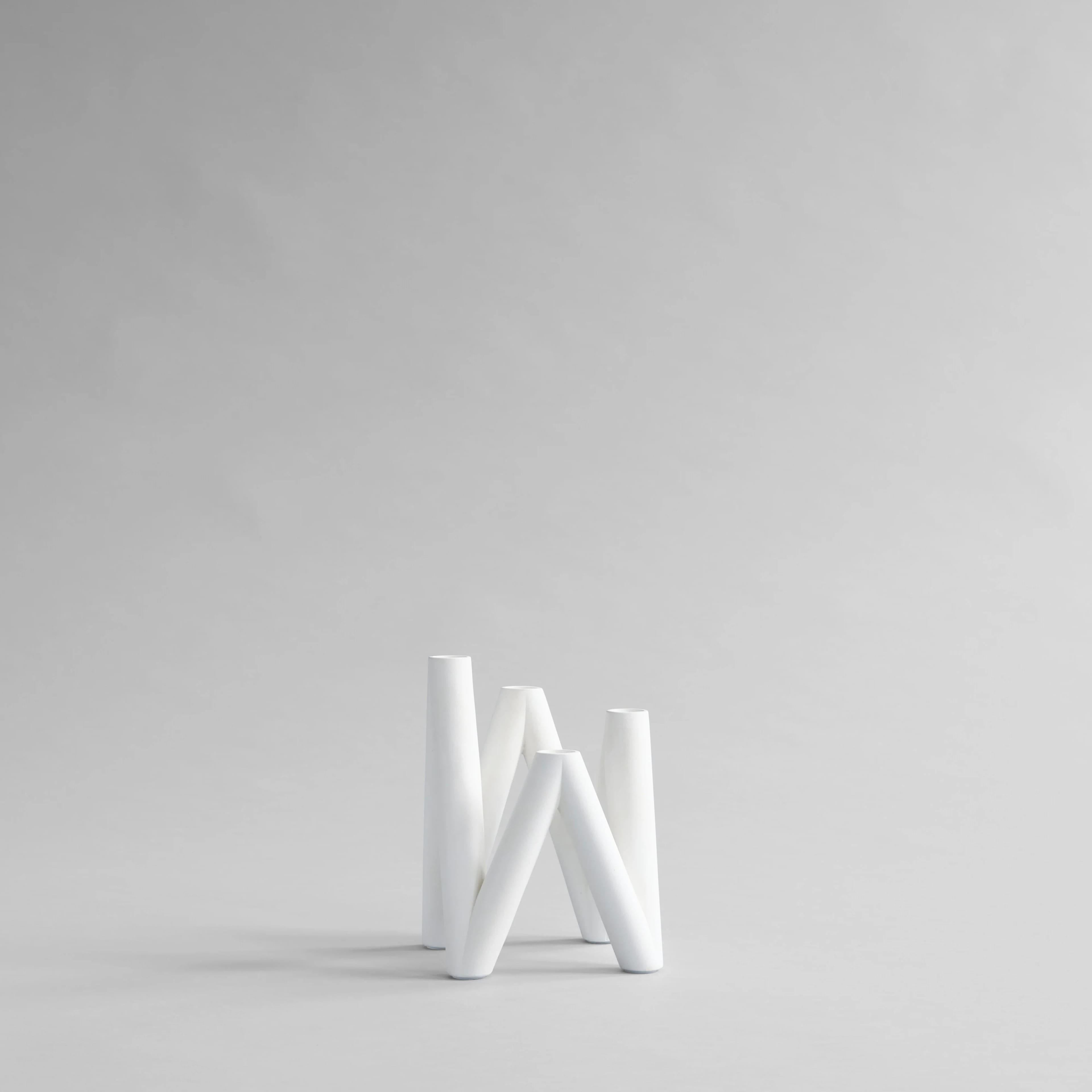 Подсвечник W — Bone White