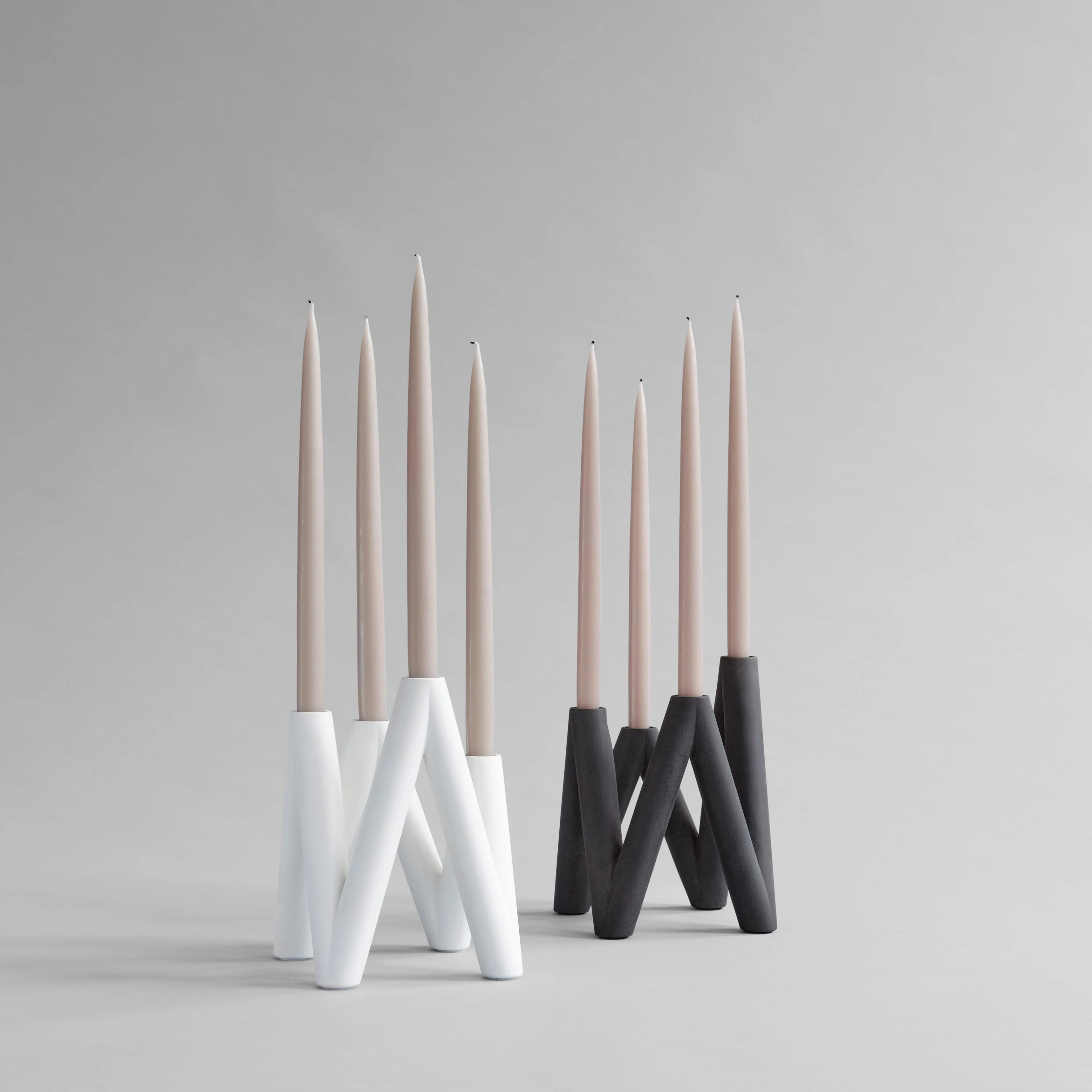 Подсвечник W — Bone White