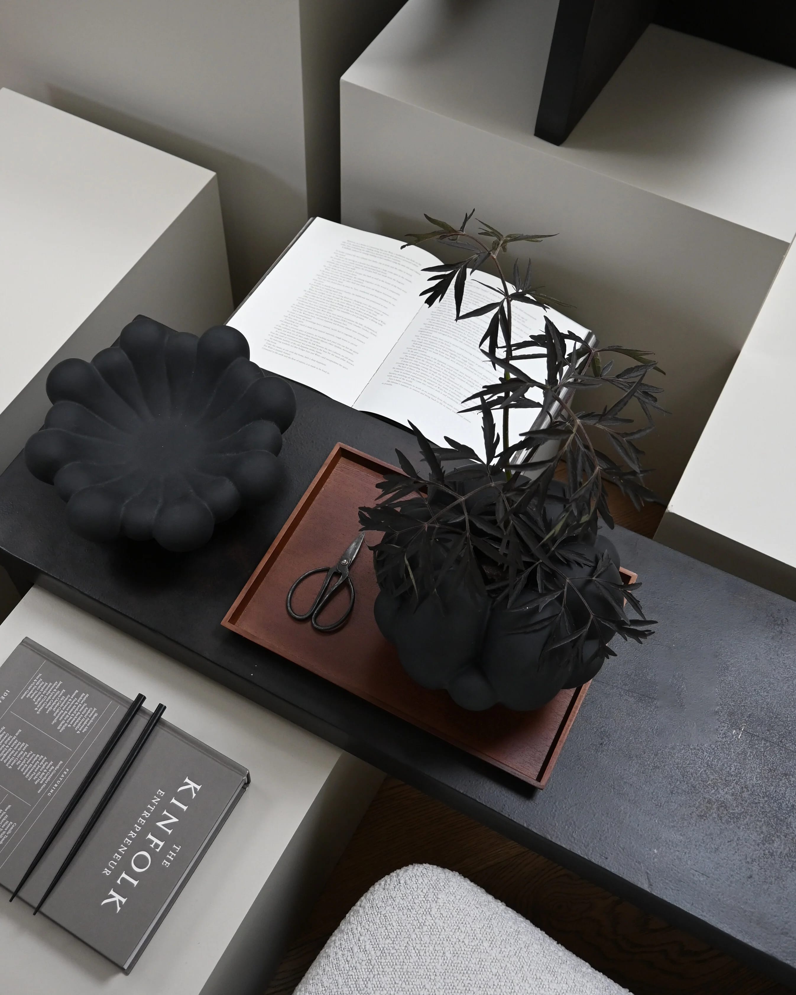 Поднос Bloom Medio — Black