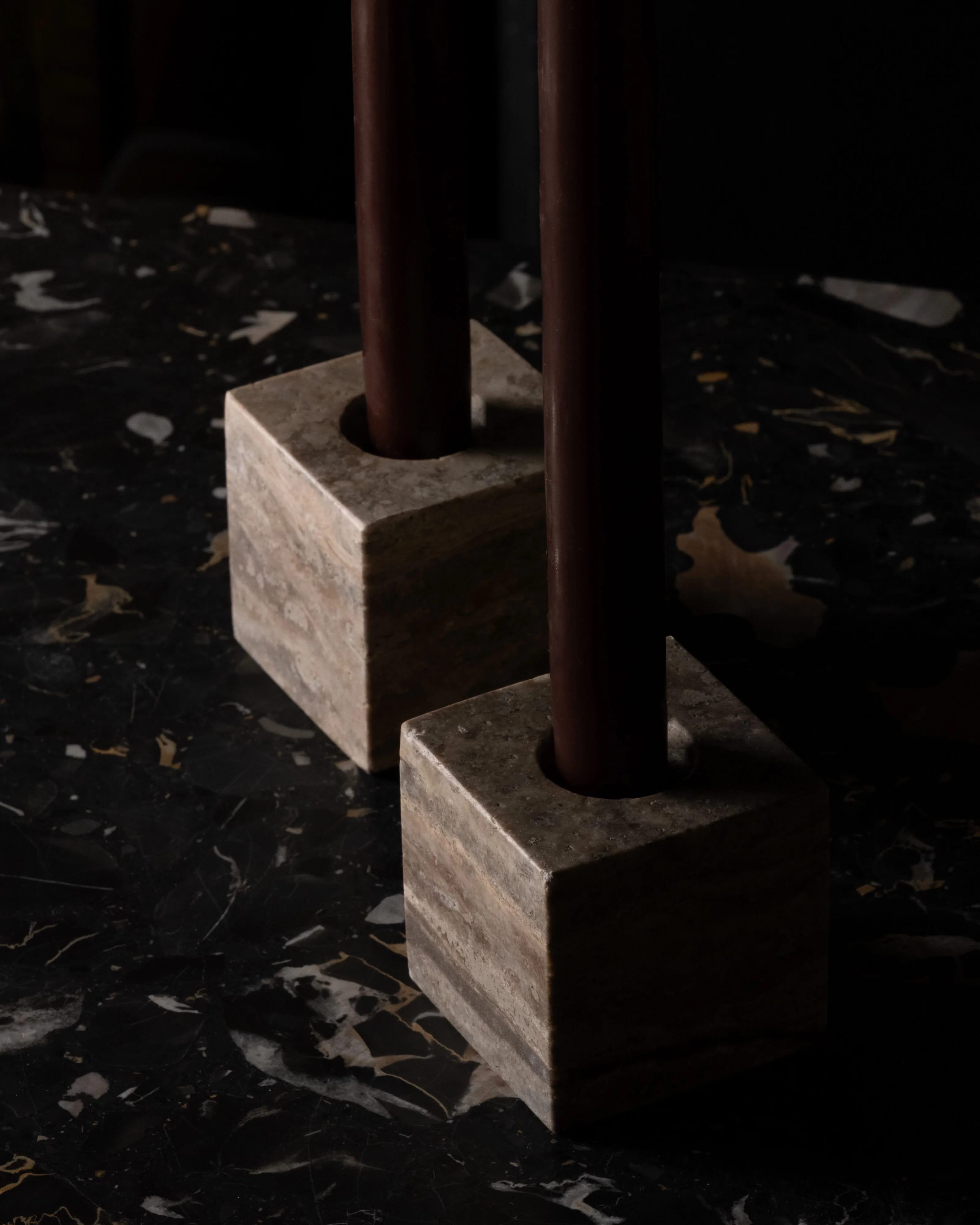 Подсвечник Cube — Silver Travertine