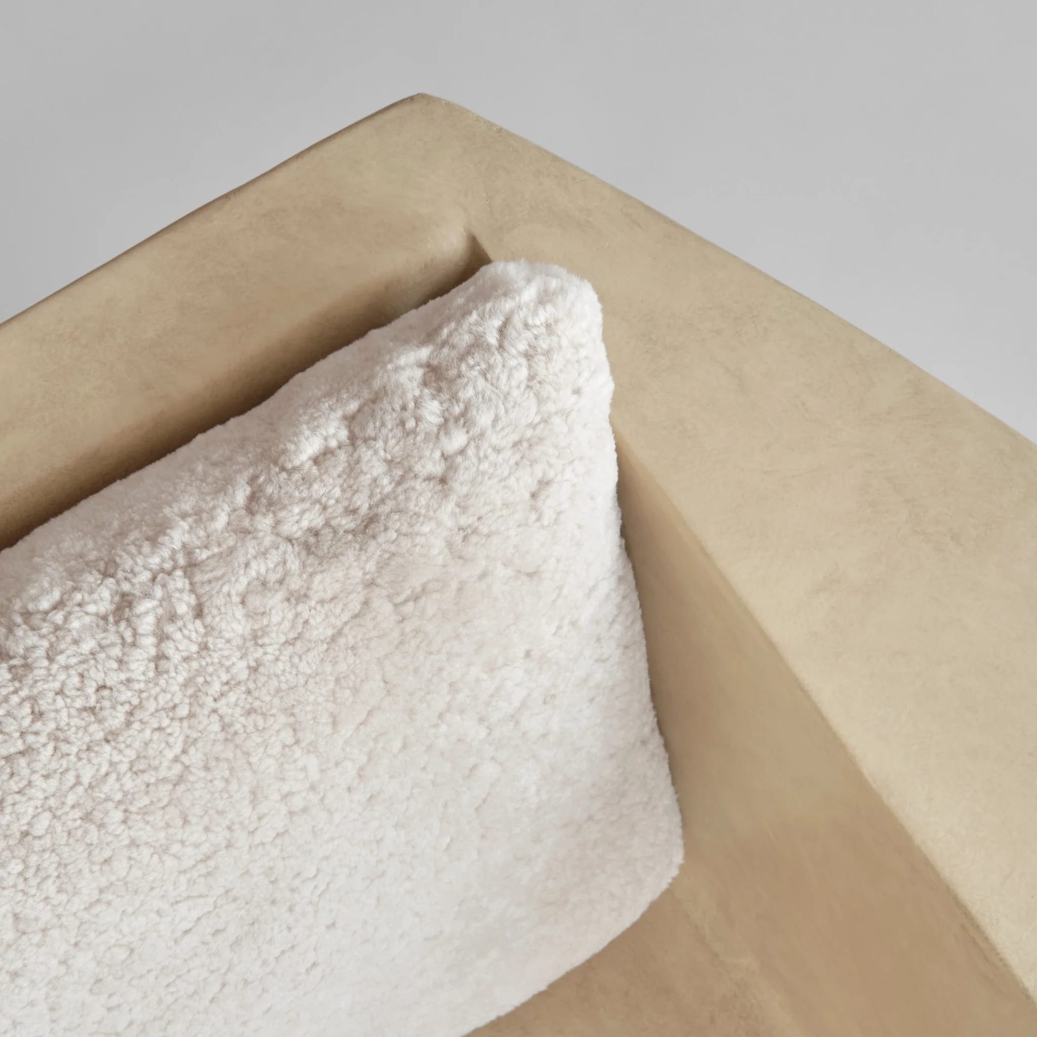 Подушка Makura Pillow 11 — Sandshell Sheepskin