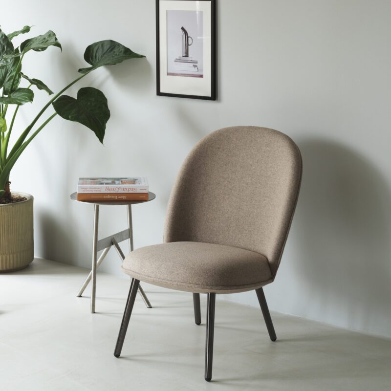 Ace Lounge Chair с деревянными ножками от Normann Copenhagen