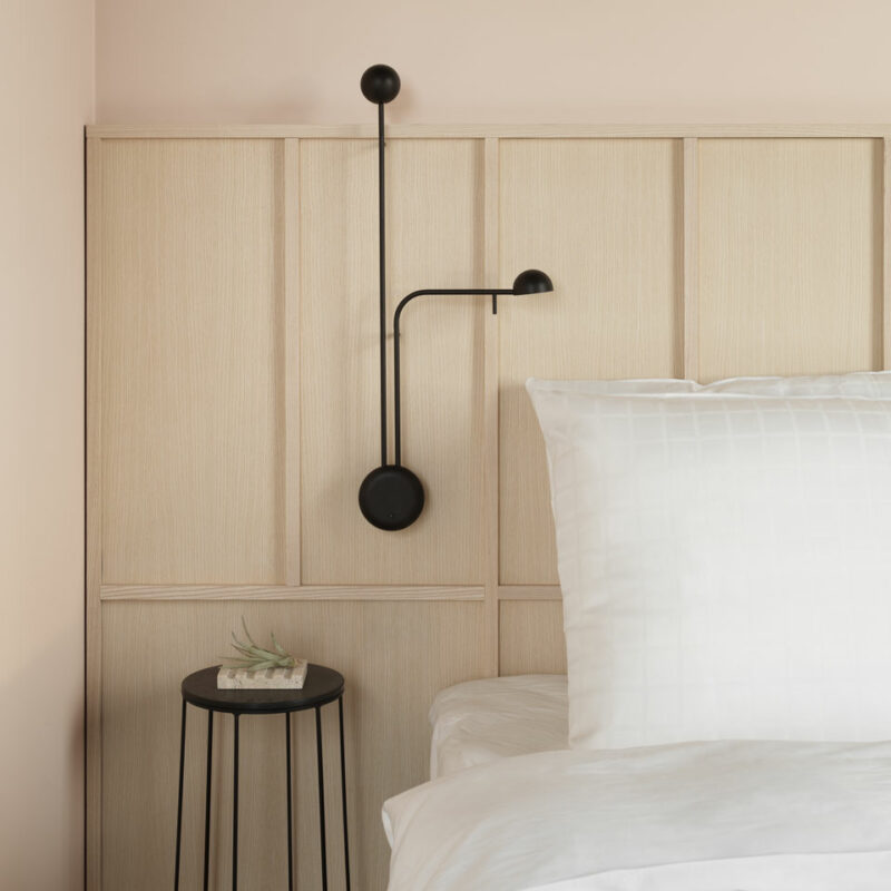 Настенные светильники из коллекции Pin от Vibia,