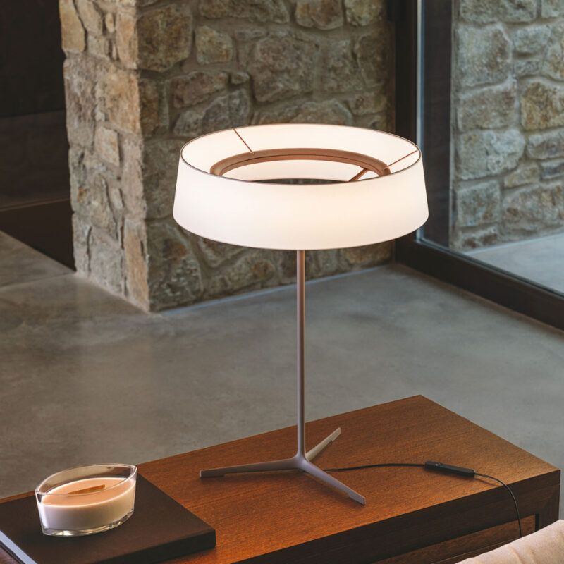 Настольная лампа Dama от Vibia