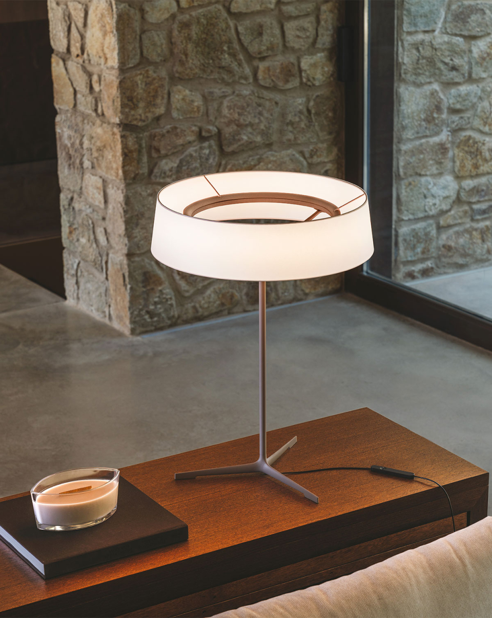 Настольная лампа Dama от Vibia