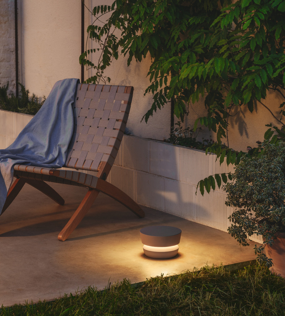 Уличные напольные светильники Dots от Vibia