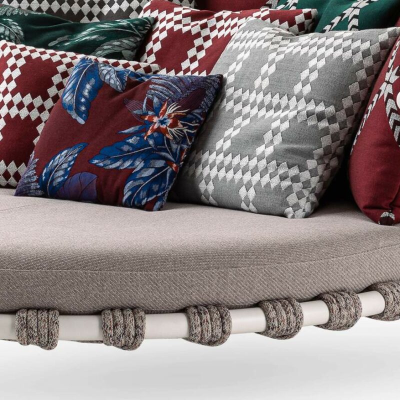 Дэйбед Trampoline