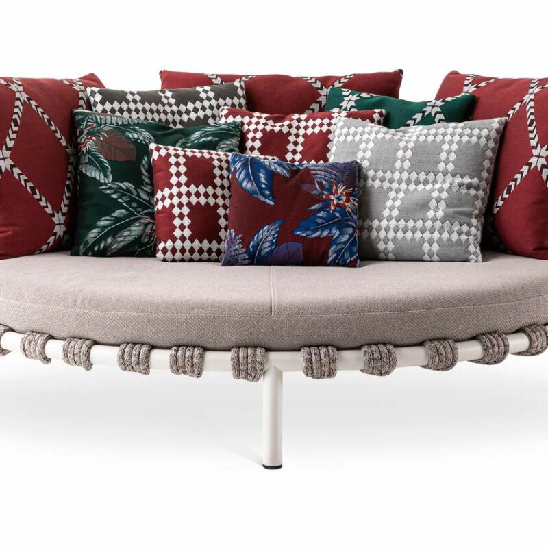 Дэйбед Trampoline