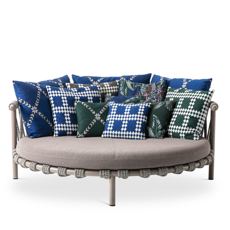 Дэйбед Trampoline