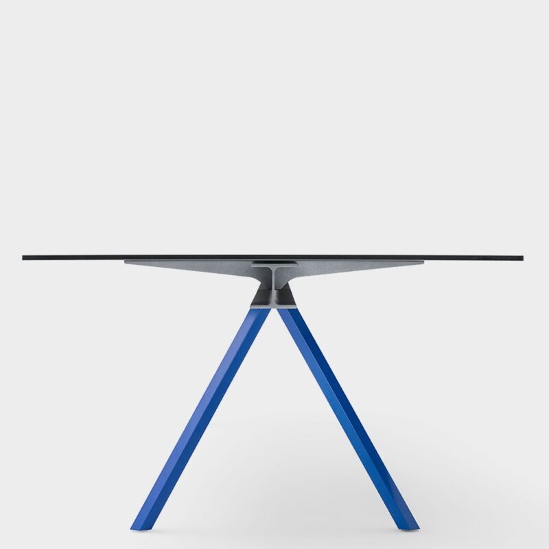 Обеденный стол Heb