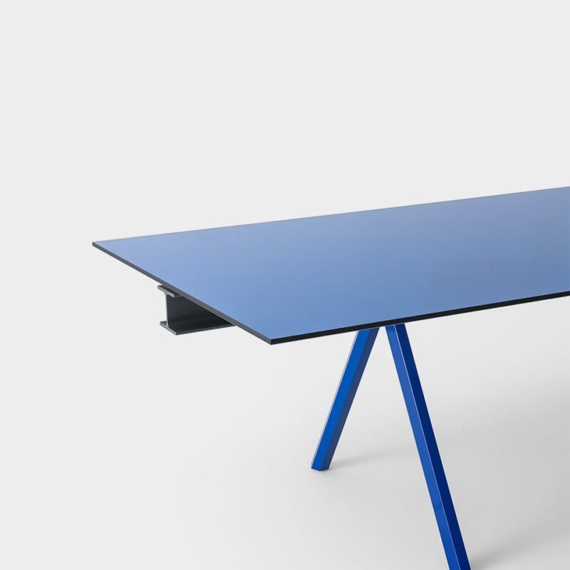 Обеденный стол Heb