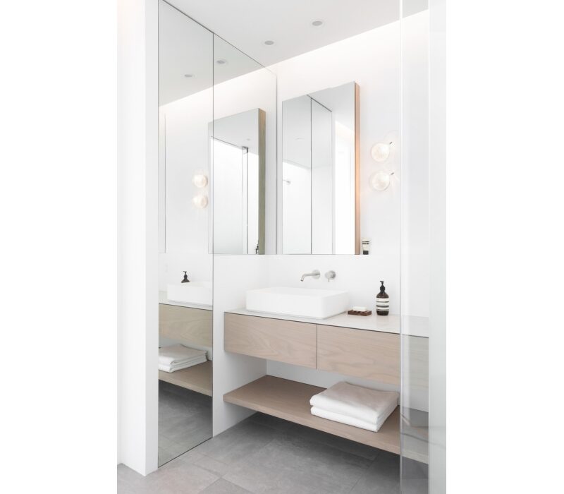 Настенный светильник 76