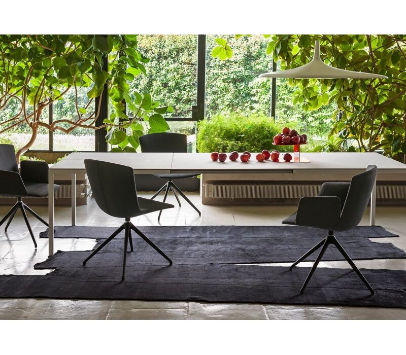 Поворотное кресло Calum Home