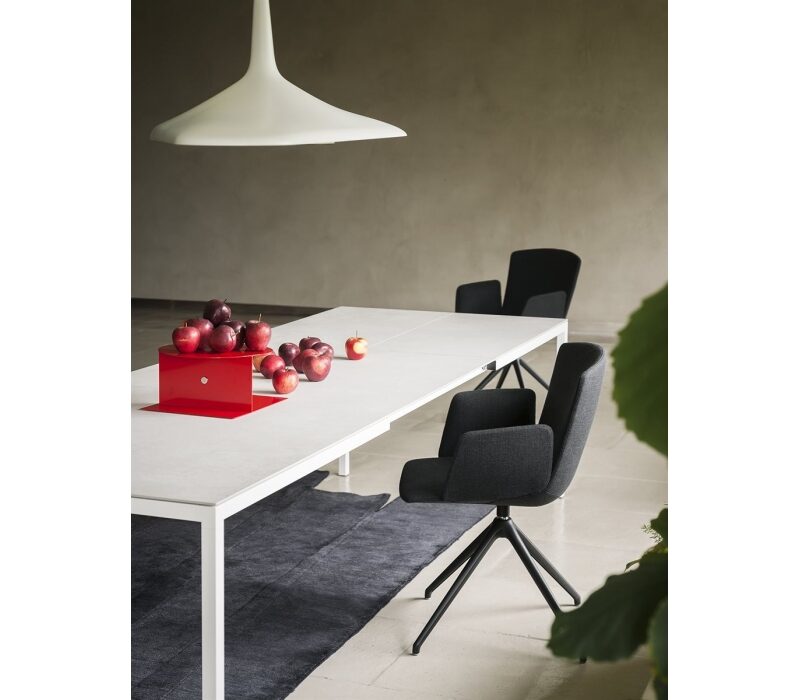 Поворотное кресло Calum Home