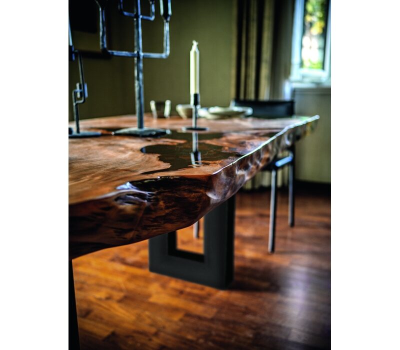 Обеденный стол Kauri Beam