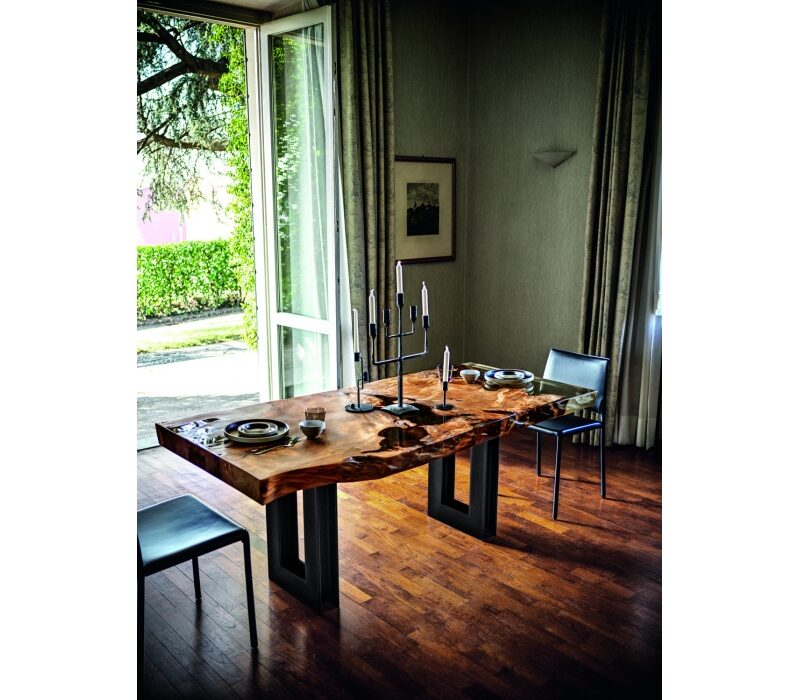 Обеденный стол Kauri Beam