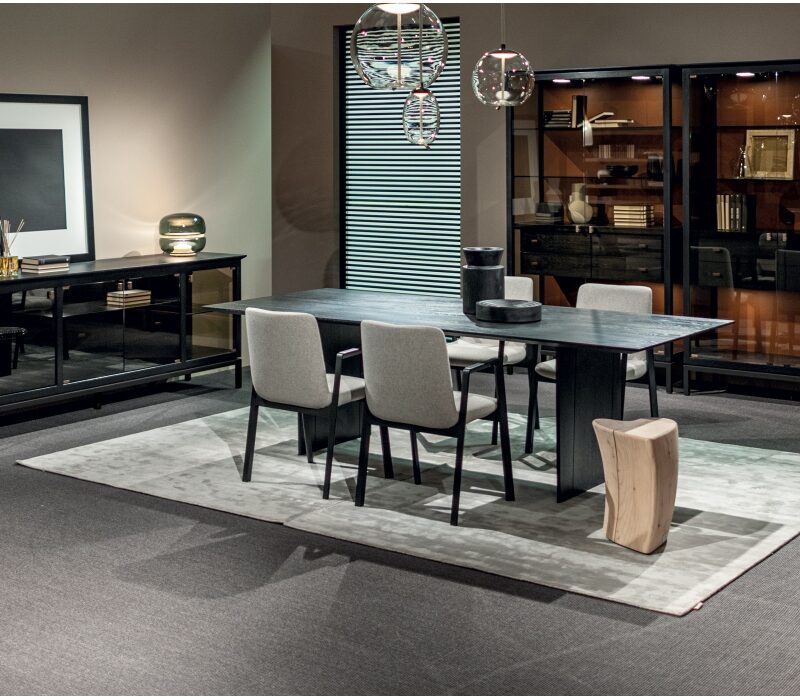 Обеденный стол Light