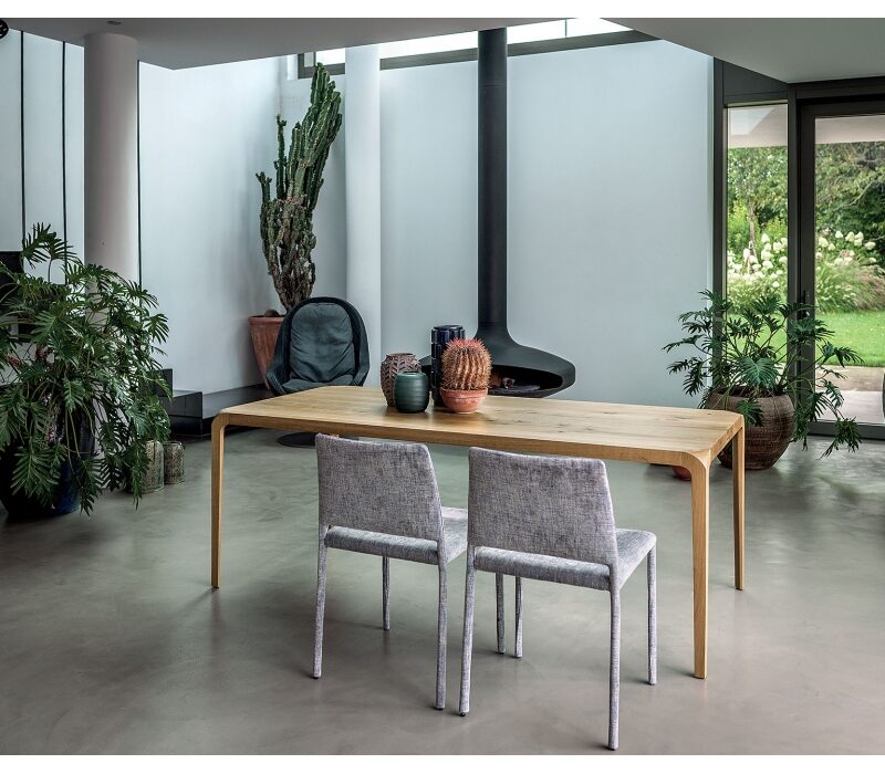 Обеденный стол Sleek