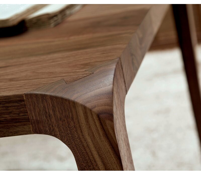 Обеденный стол Sleek