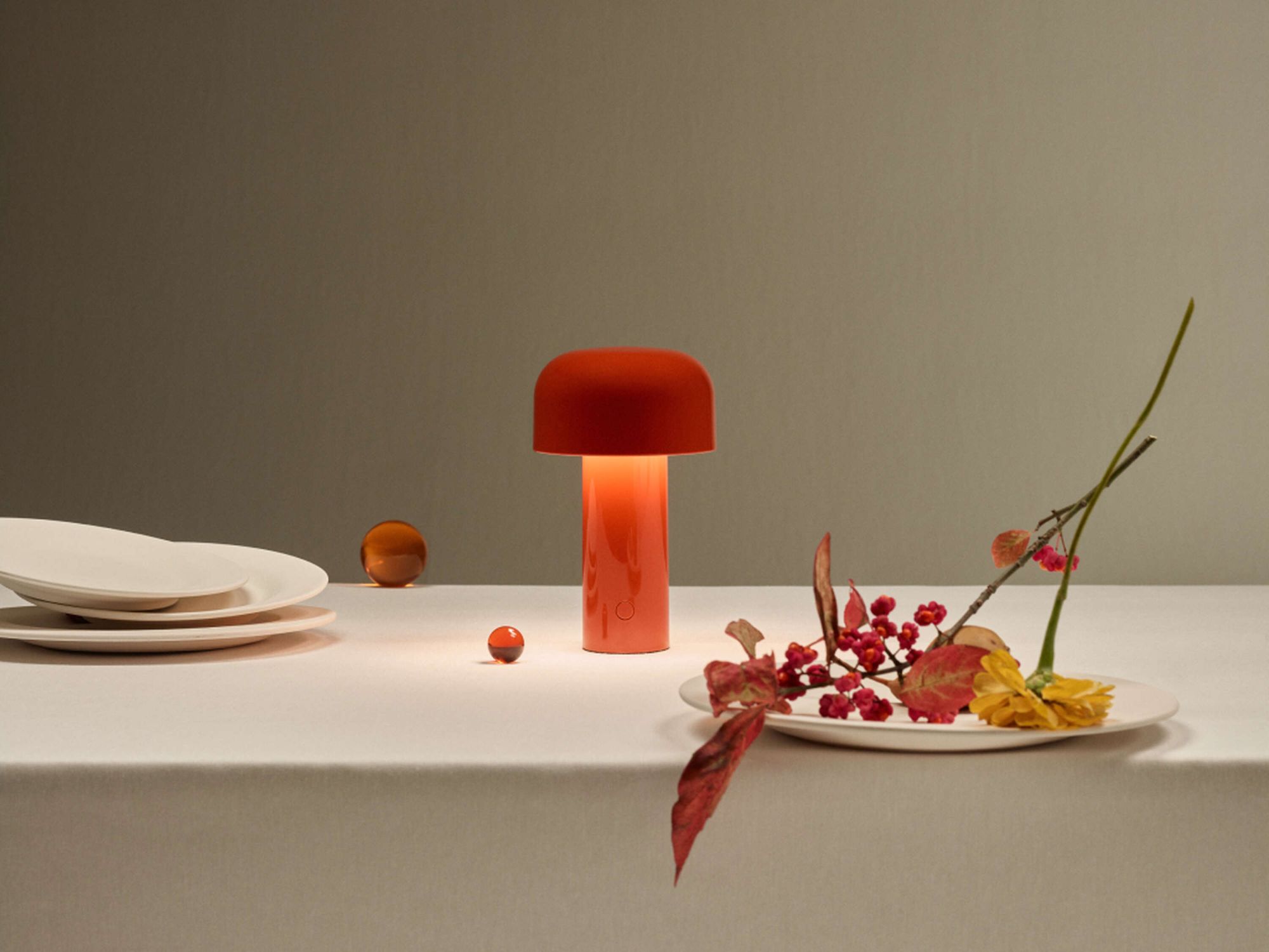 Коллекция настольных ламп Bellhop от Flos,