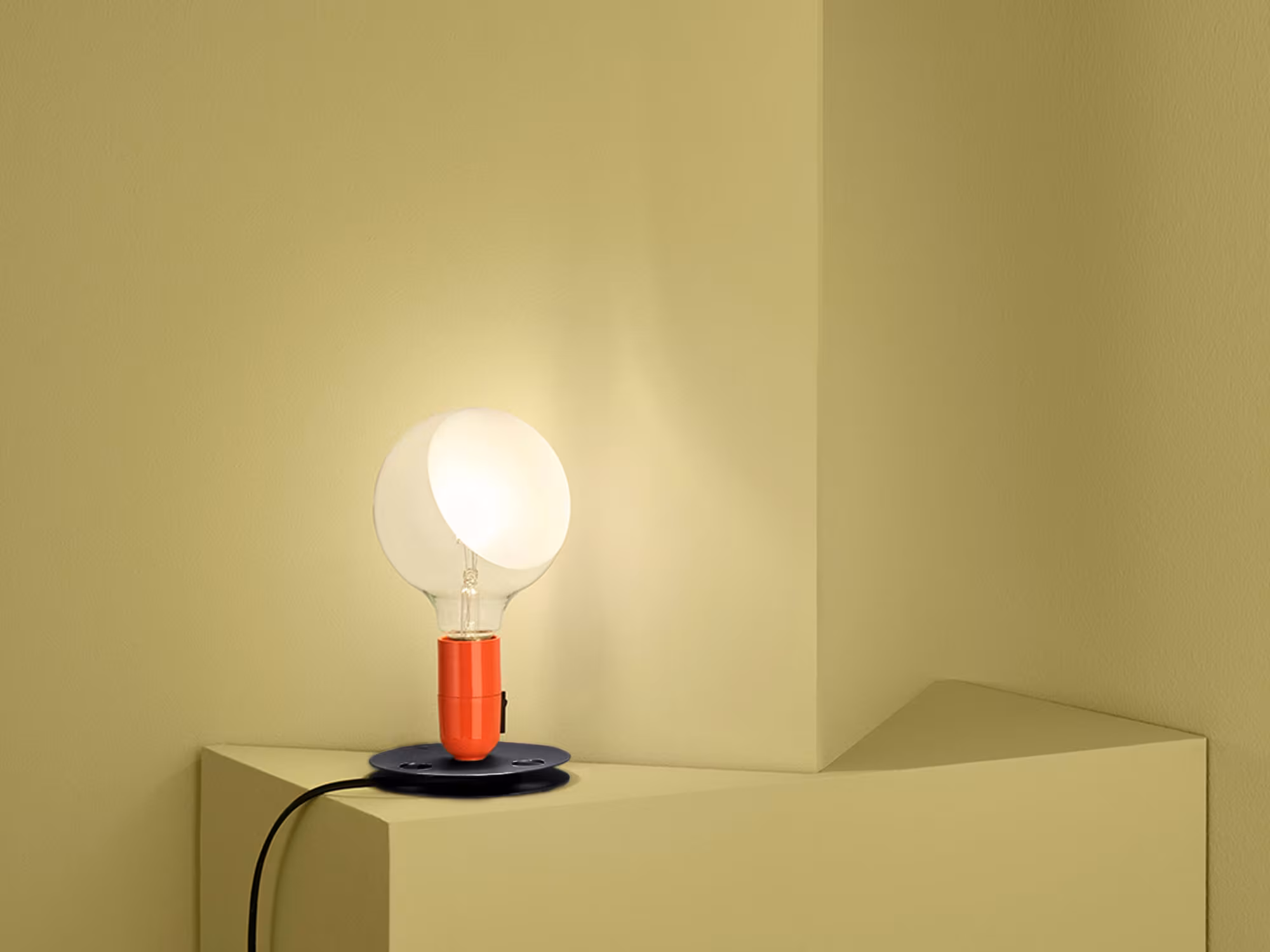Настольная лампа Lampadina от Flos
