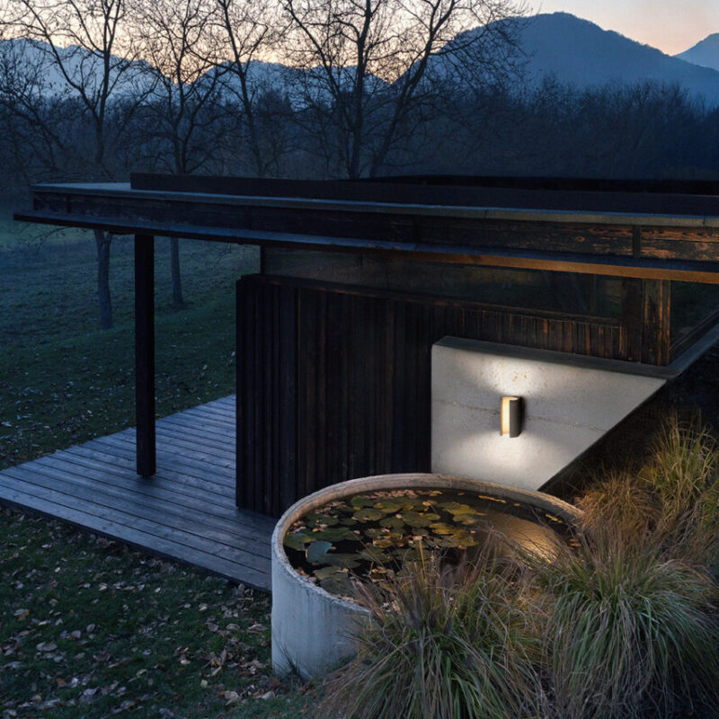 Уличный настенный светильник Tilde 24