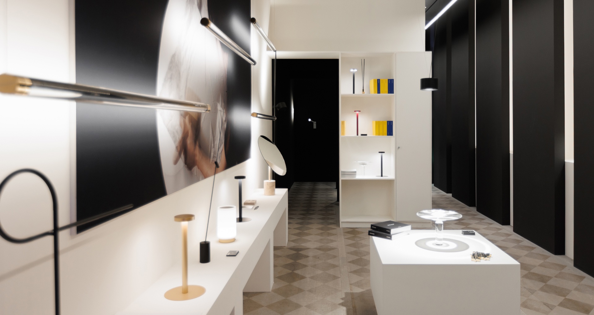стенд Davide Groppi x Design Code на Artdom 2026